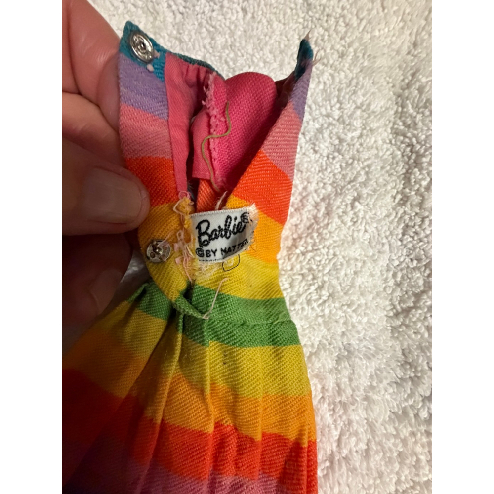 Vintage 1960s Barbie Rainbow Stripe Dress Mattel Black White Tag Doll Clothes Mo - Picture 4 of 4